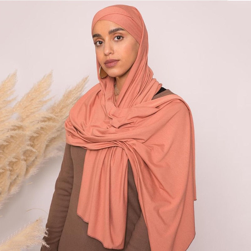 Simplicity and Comfort Converge: Arab Style Instant Head Scarf with Graceful Ease